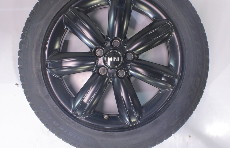 Mini Mini Countryman F60 539 17 inch velgen Pirelli Winterbanden Origineel