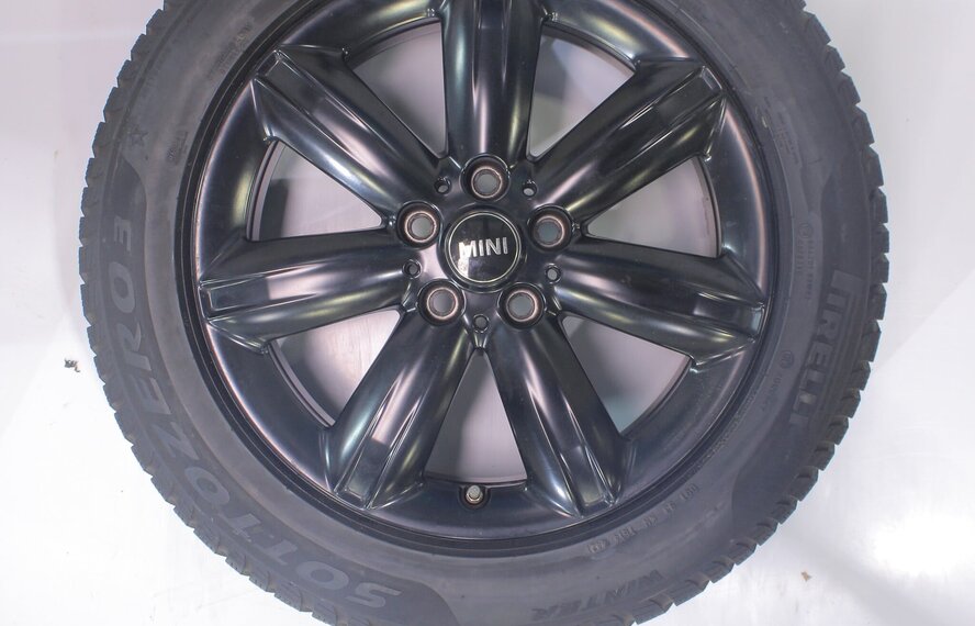 Mini Mini Countryman F60 539 17 inch velgen Pirelli Winterbanden Origineel