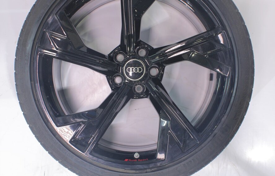 Audi Audi RS4 RS5 B9 20 inch velgen Continental Winterbanden Origineel