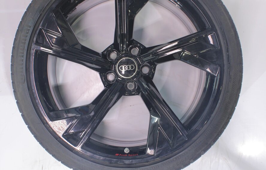 Audi Audi RS4 RS5 B9 20 inch velgen Continental Winterbanden Origineel