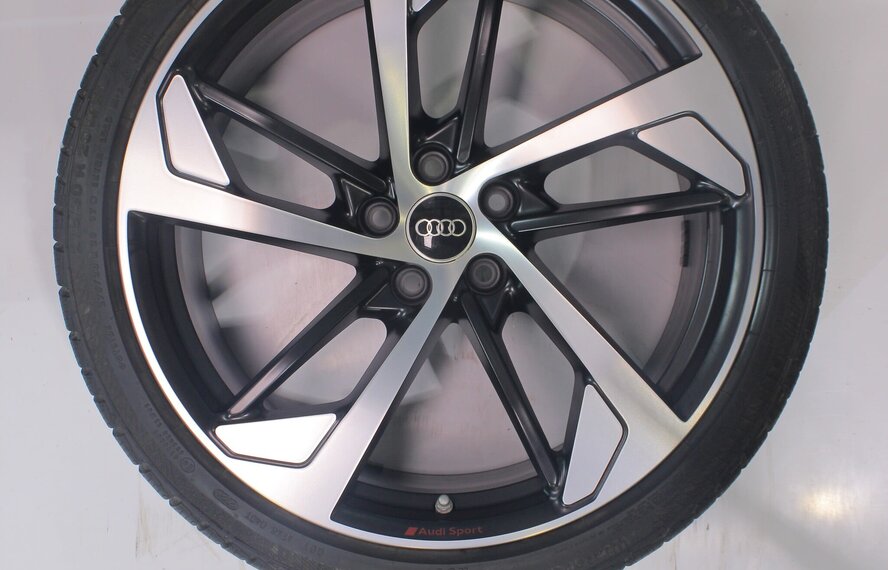 Audi Audi RS4 RS5 B9 20 inch velgen Continental Winterbanden Origineel