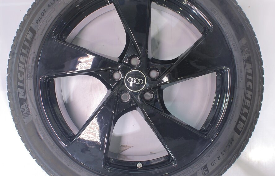 Audi Audi Q5 8MA 20 inch velgen Michelin Winterbanden Origineel