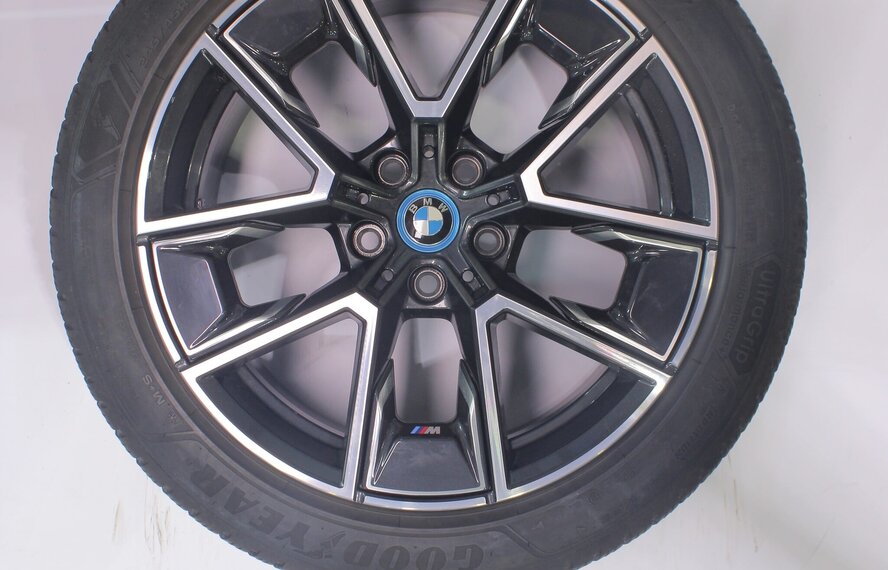 BMW BMW 4 serie i4 G26 858M 18 inch velgen Goodyear Winterbanden Origineel