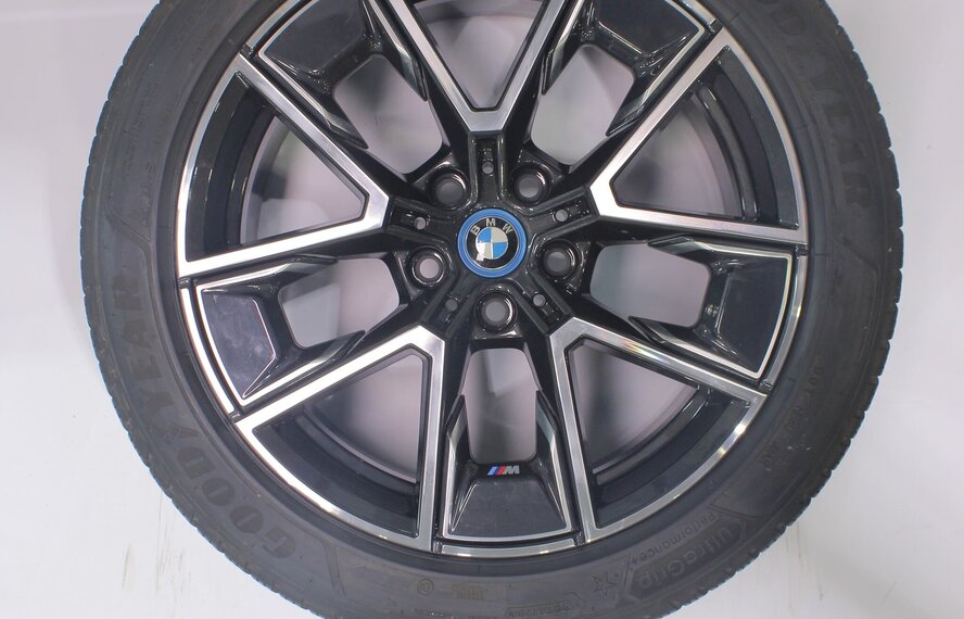 BMW BMW 4 serie i4 G26 858M 18 inch velgen Goodyear Winterbanden Origineel
