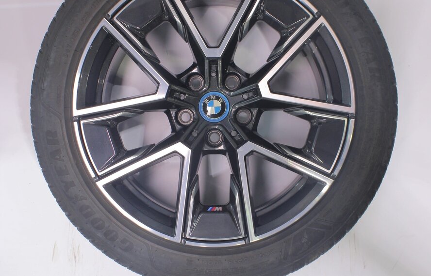 BMW BMW 4 serie i4 G26 858M 18 inch velgen Goodyear Winterbanden Origineel