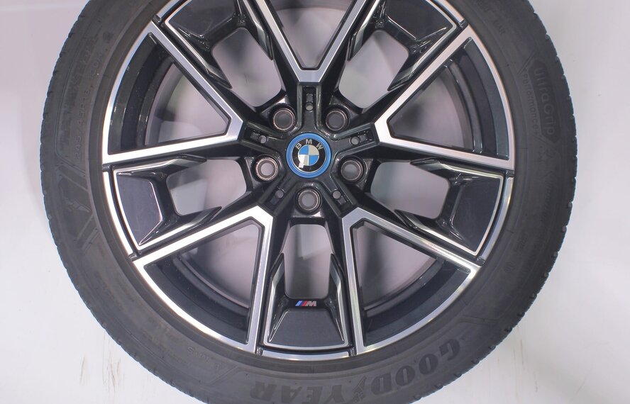 BMW BMW 4 serie i4 G26 858M 18 inch velgen Goodyear Winterbanden Origineel