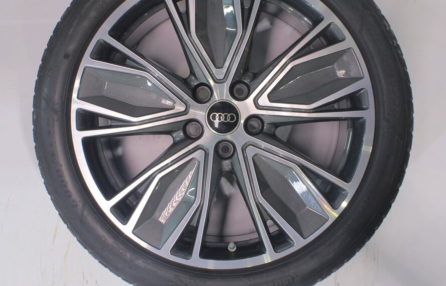 Audi Audi A5 S5 B10 19 inch velgen Goodyear Winterbanden Origineel