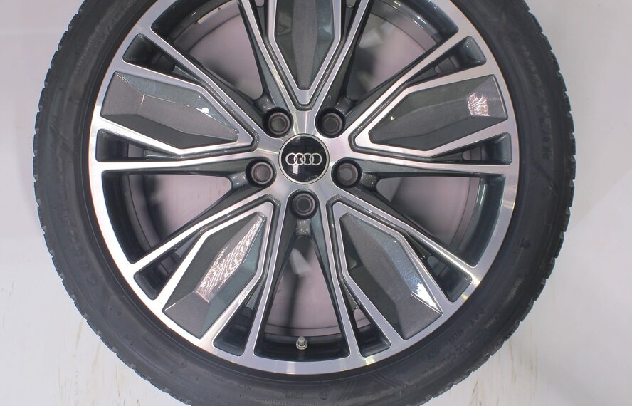 Audi Audi A5 S5 B10 19 inch velgen Goodyear Winterbanden Origineel