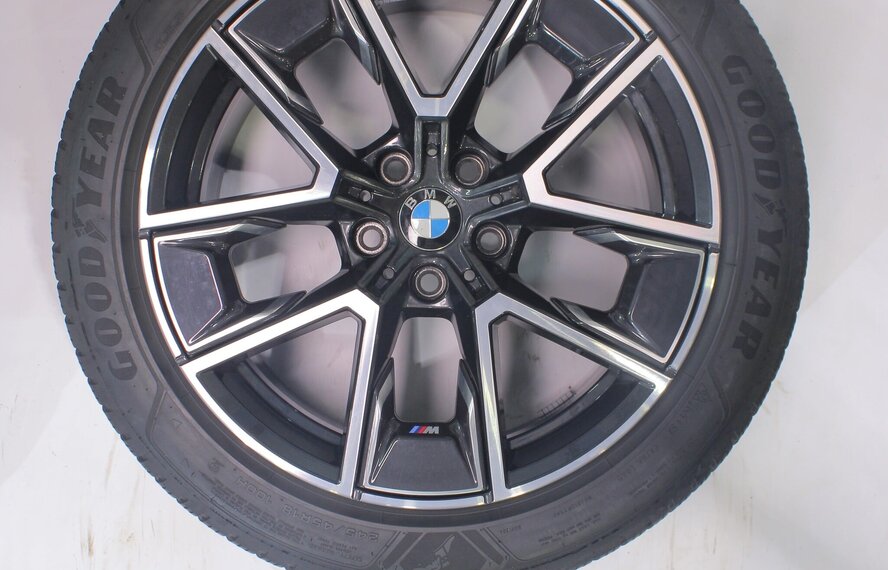 BMW BMW 4 serie i4 G26 858M 18 inch velgen Goodyear Winterbanden Origineel