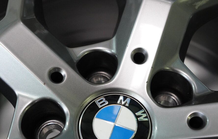 BMW BMW 5 serie i5 G60 G61 932 18 inch velgen Pirelli Winterbanden Nieuw Origineel