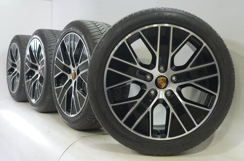 Porsche Porsche Taycan 4S S Turbo 20 inch velgen Goodyear Winterbanden Origineel