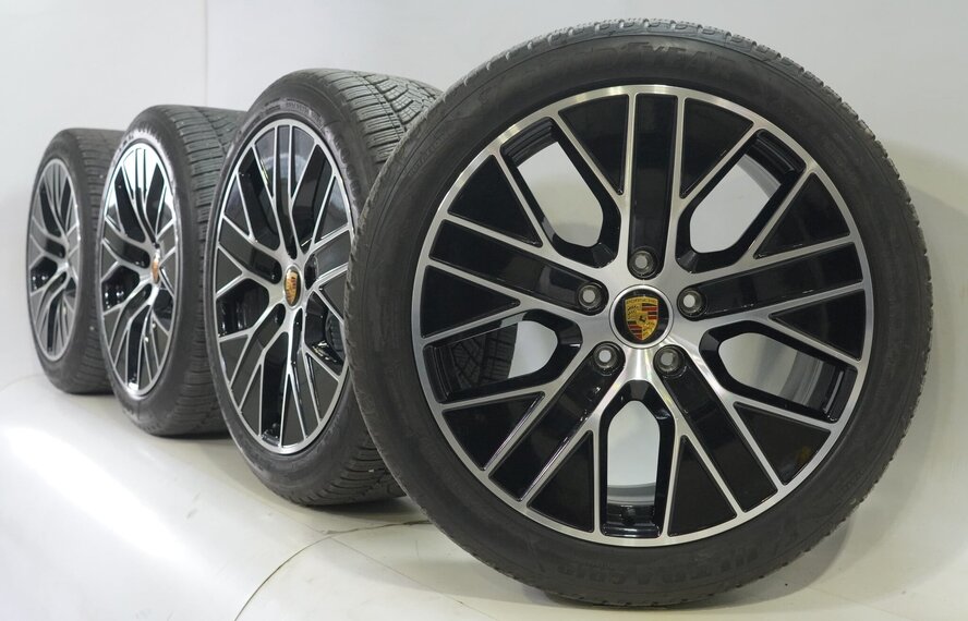 Porsche Porsche Taycan 4S S Turbo 20 inch velgen Goodyear Winterbanden Origineel