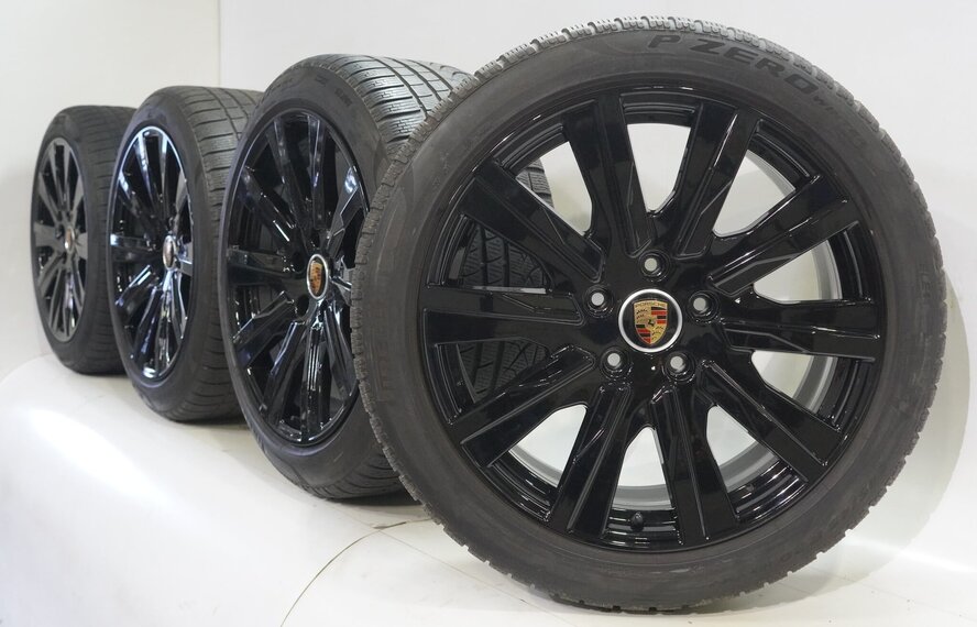 Porsche Porsche Taycan 4S S Turbo 20 inch velgen Pirelli Winterbanden Origineel