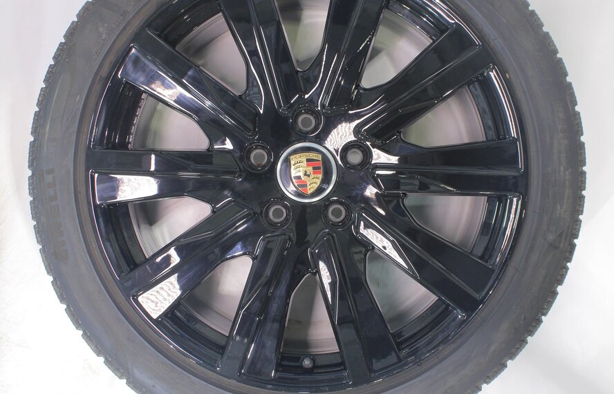 Porsche Porsche Taycan 4S S Turbo 20 inch velgen Pirelli Winterbanden Origineel