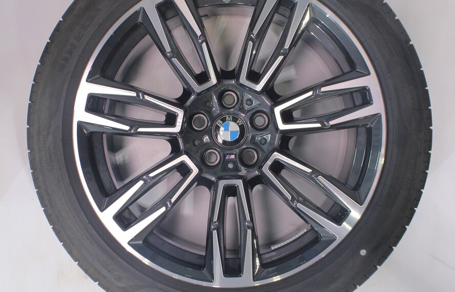 BMW BMW 5 serie i5 G60 G61 935M 19 inch velgen Pirelli Zomerbanden Origineel