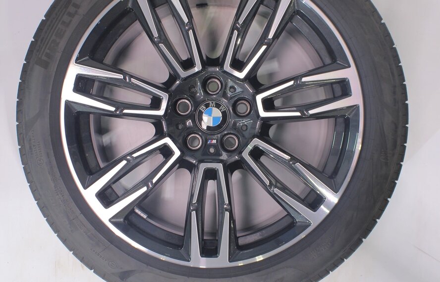 BMW BMW 5 serie i5 G60 G61 935M 19 inch velgen Pirelli Zomerbanden Origineel