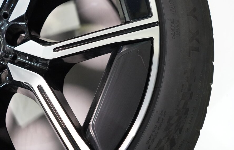 BMW BMW 7 serie G70 X3 G45 907M 20 inch velgen Continental Zomerbanden Origineel
