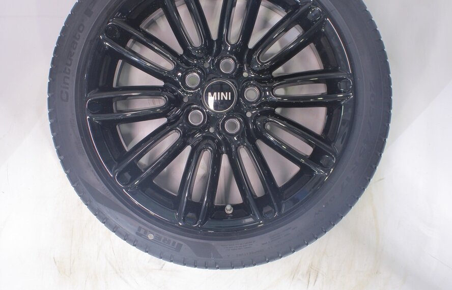 Mini Mini Cooper / S / One / Cabrio F55 F56 F57 500 17 inch velgen Pirelli Zomerbanden Origineel