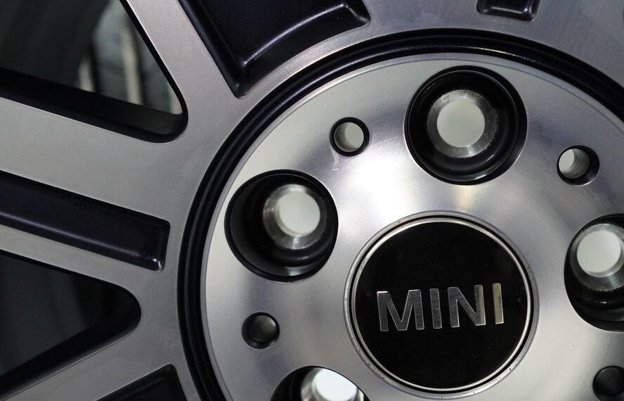 Mini Mini Cooper / S / One / Cabrio F55 F56 F57 820 18 inch velgen Pirelli Runflat Zomerbanden Nieuw Origineel