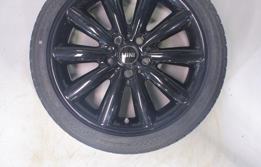 Mini Mini Cooper / S / One / Cabrio F55 F56 F57 499 17 inch velgen Dunlop Runflat Winterbanden Origineel