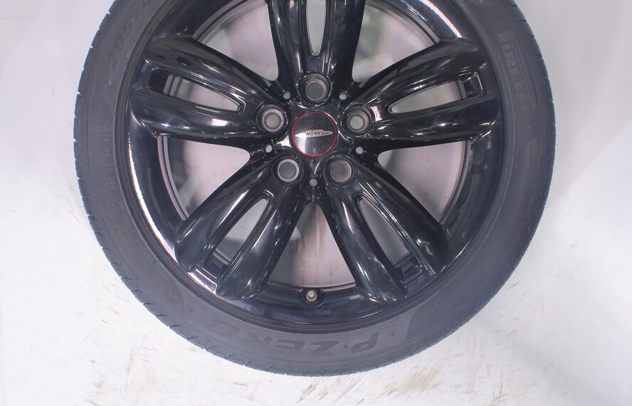 Mini Mini Cooper / S / One / Cabrio F55 F56 F57 JCW501 17 inch velgen Pirelli Zomerbanden Nieuw Origineel