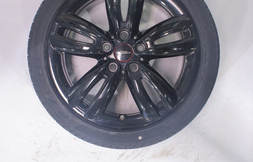 Mini Mini Cooper / S / One / Cabrio F55 F56 F57 JCW501 17 inch velgen Pirelli Zomerbanden Nieuw Origineel