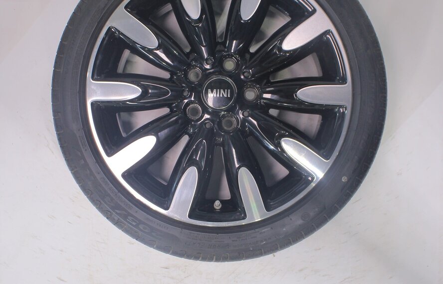 Mini Mini Cooper / S / One / Cabrio F55 F56 F57 502 17 inch velgen Pirelli Runflat Zomerbanden Nieuw Origineel