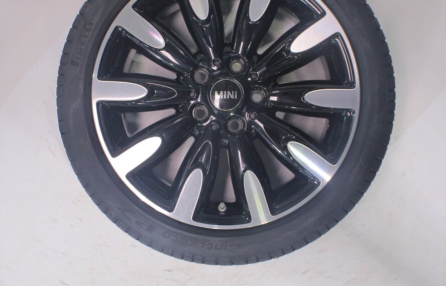 Mini Mini Cooper / S / One / Cabrio F55 F56 F57 502 17 inch velgen Pirelli Runflat Zomerbanden Nieuw Origineel