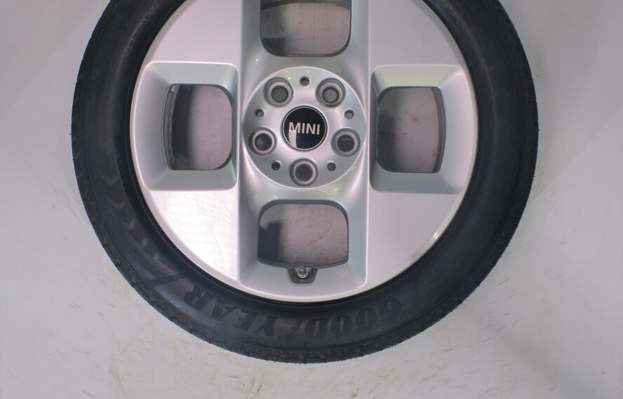 Mini Mini F65 / F66 F67 One / Cooper / Cooper D / Cooper S 955 16 inch velgen Goodyear Winterbanden Nieuw Origineel