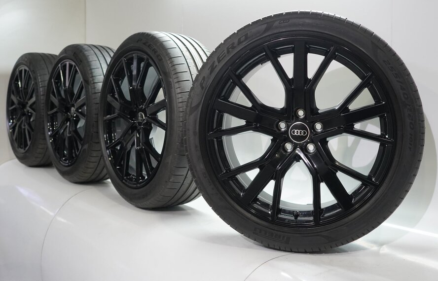 Audi Audi Q3 RSQ3 20 inch velgen Pirelli Zomerbanden Origineel