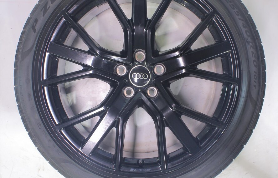 Audi Audi Q3 RSQ3 20 inch velgen Pirelli Zomerbanden Origineel