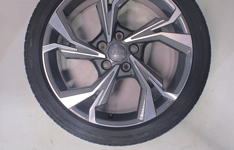 Audi Audi A3 S3 8Y 8V 18 inch velgen Vredestein Winterbanden Origineel