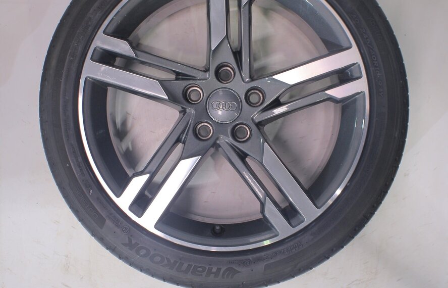 Audi Audi A4 S4 B9 8W 18 inch velgen Hankook Zomerbanden Origineel