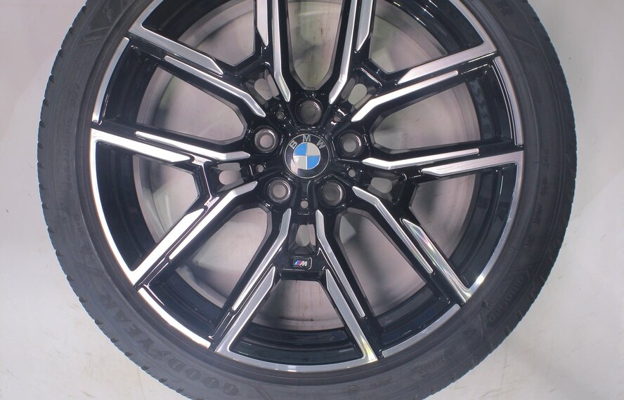 BMW BMW 4 serie i4 G26 859M 19 inch velgen Goodyear Winterbanden Origineel