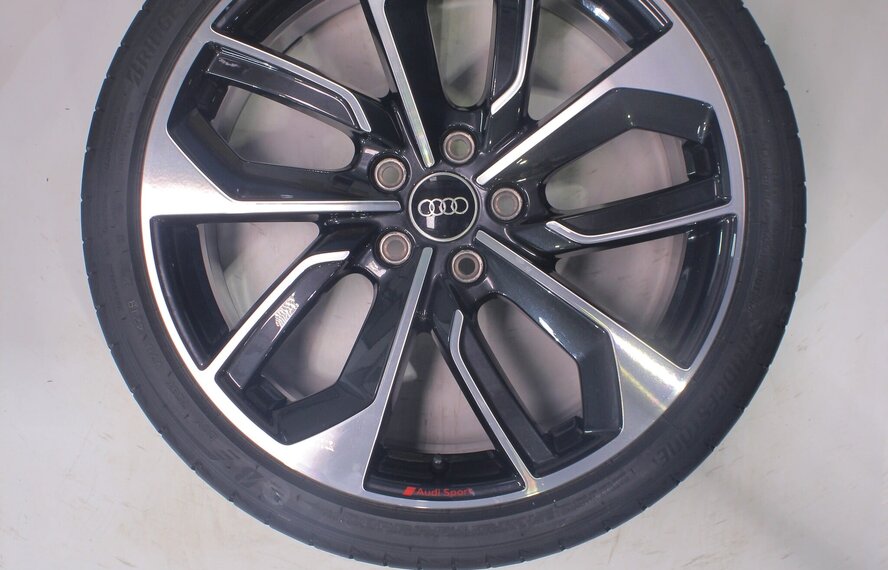 Audi Audi A3 S3 8Y 8V 19 inch velgen Bridgestone Zomerbanden Origineel