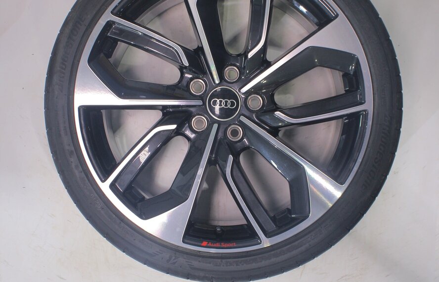 Audi Audi A3 S3 8Y 8V 19 inch velgen Bridgestone Zomerbanden Origineel