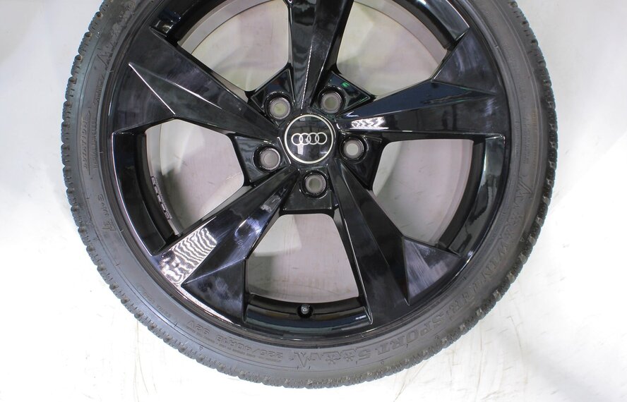 Audi Audi A3 S3 8Y 8V 18 inch velgen Dunlop Winterbanden Origineel