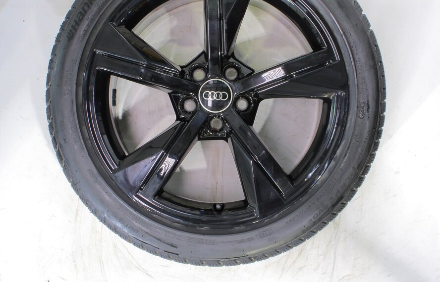 Audi Audi A1 S1 82A 8X 17 inch velgen Hankook Winterbanden Origineel