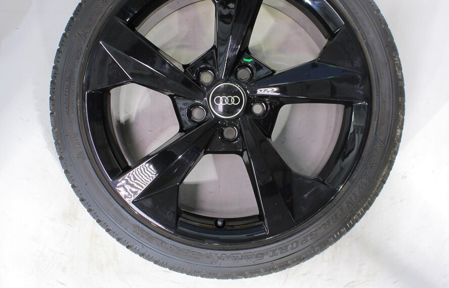 Audi Audi A3 S3 8Y 8V 18 inch velgen Dunlop Winterbanden Origineel