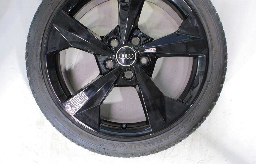Audi Audi A3 S3 8Y 8V 18 inch velgen Dunlop Winterbanden Origineel