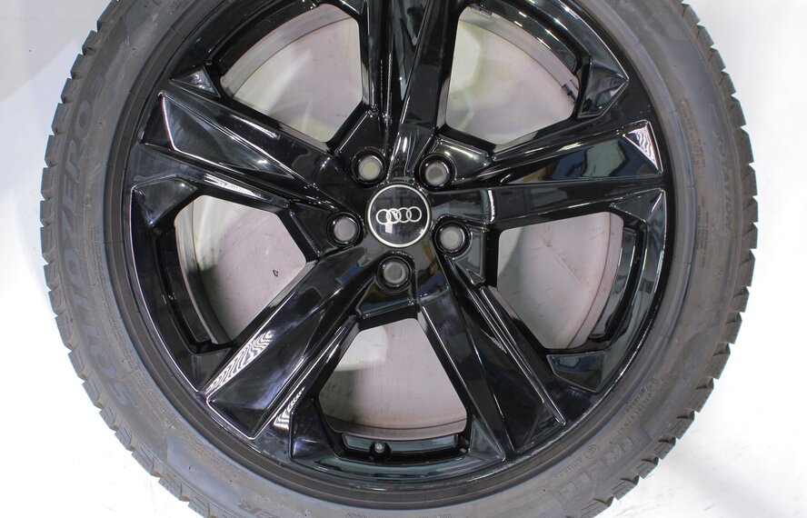 Audi Audi A6 A7 4K C8 19 inch velgen Pirelli Winterbanden Origineel