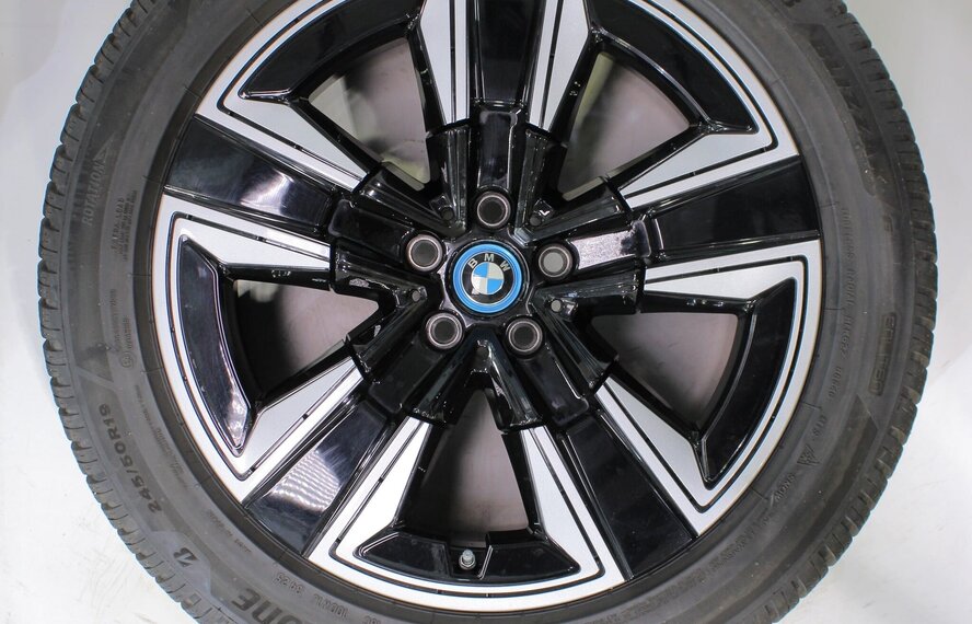 BMW BMW iX3 G08 842 19 inch velgen Bridgestone Winterbanden Origineel