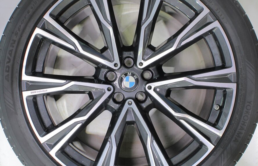 BMW BMW X7 G07 758i 22 inch velgen Yokohama Zomerbanden Origineel