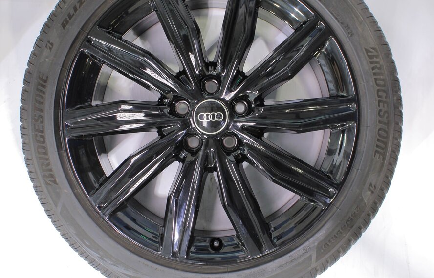 Audi Audi A6 C8 19 inch velgen Bridgestone Winterbanden Origineel