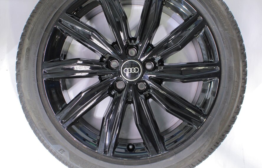 Audi Audi A6 C8 19 inch velgen Bridgestone Winterbanden Origineel