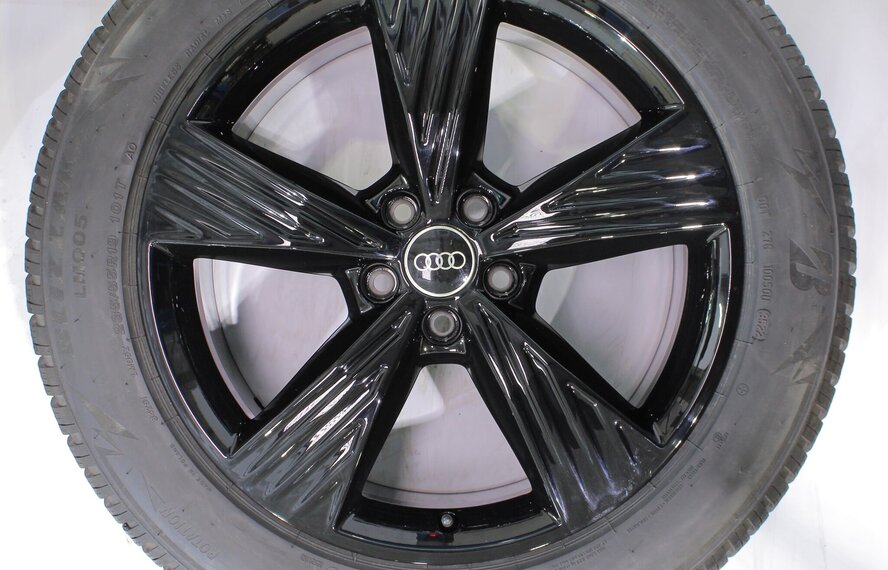 Audi Audi Q4 e-tron 19 inch velgen Bridgestone Winterbanden Nieuw Origineel