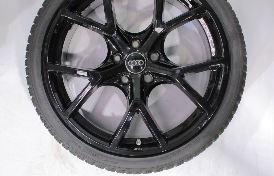 Audi Audi RS3 8Y 19 inch velgen Hankook Winterbanden Origineel