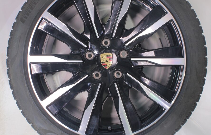 Porsche Porsche Taycan 4S S Turbo 20 inch velgen Pirelli Winterbanden Origineel