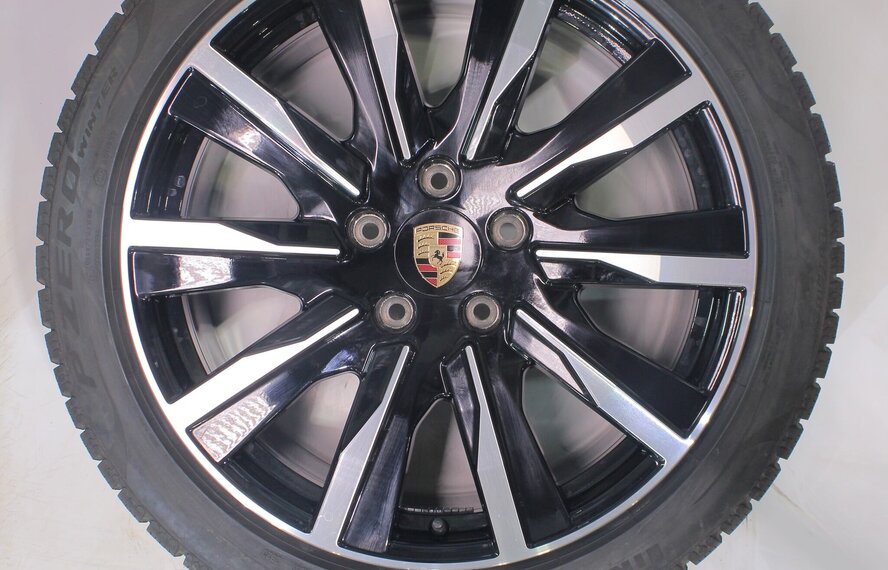 Porsche Porsche Taycan 4S S Turbo 20 inch velgen Pirelli Winterbanden Origineel
