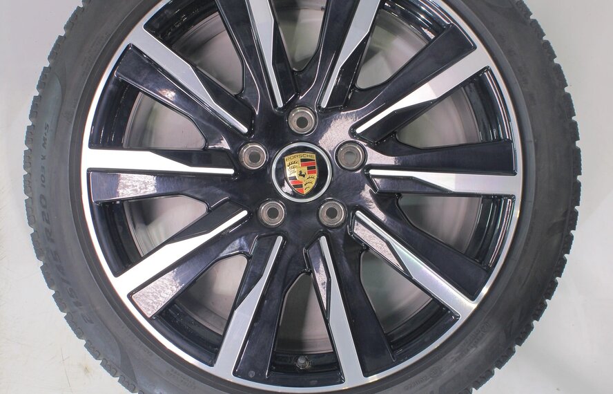 Porsche Porsche Taycan 4S S Turbo 20 inch velgen Pirelli Winterbanden Origineel